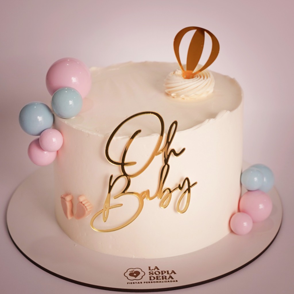Tarta formada por capas de bizcocho y crema buttercream
